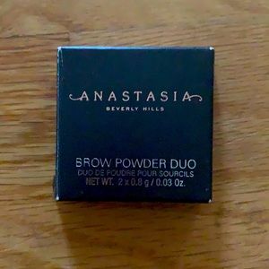 Anastasia Brow powder duo in Dark Brown